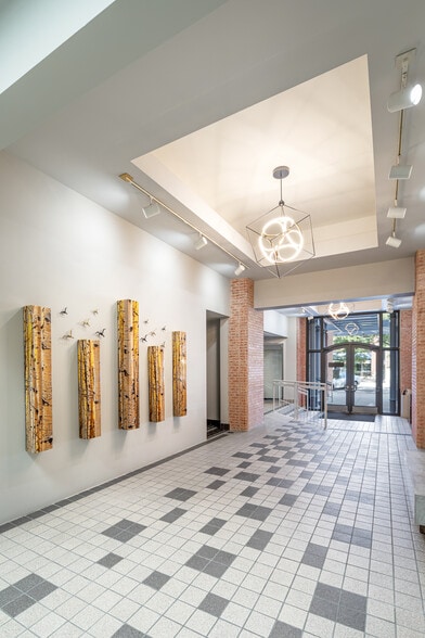 More Photos Of 2036-2098 Broadway St, Boulder Office For Lease