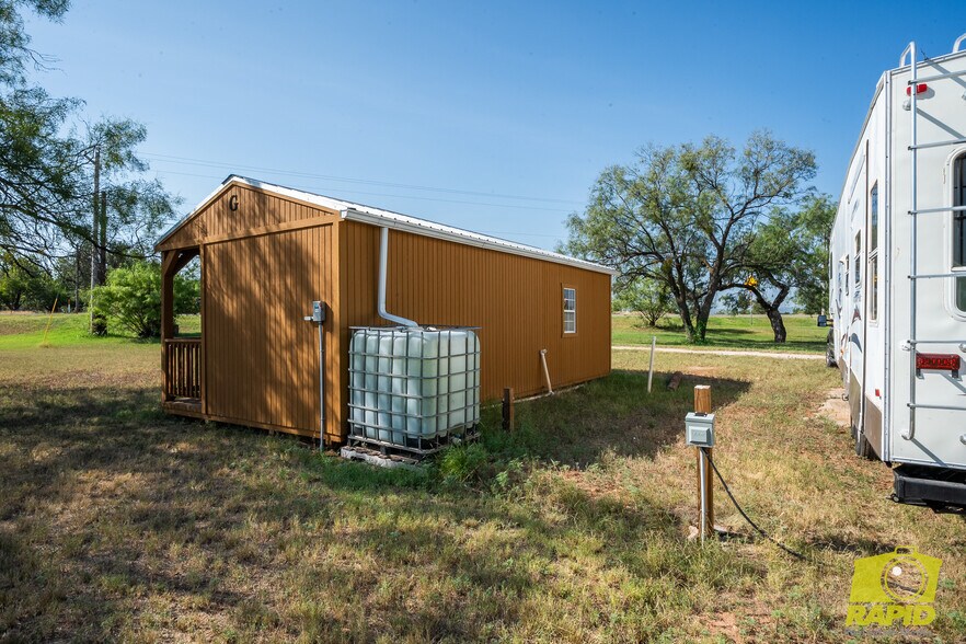 More Photos Of 425 Highland Park, Robert Lee Flex For Sale