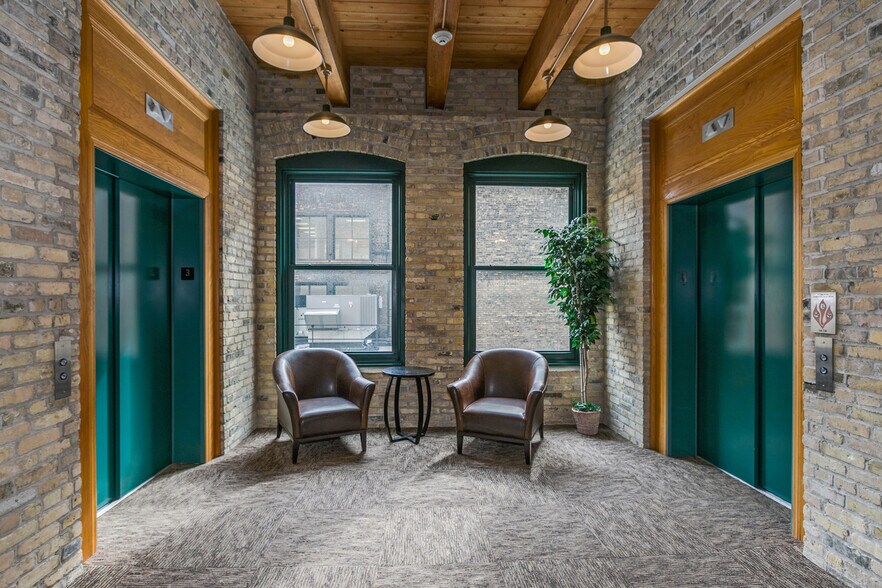 More Photos Of 413 Wacouta St, Saint Paul Office Residential For Lease
