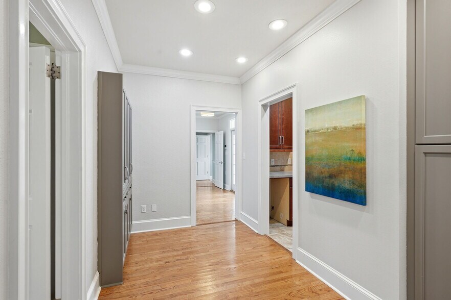 More Photos Of 537 E Park Ave, Tallahassee Office For Sale