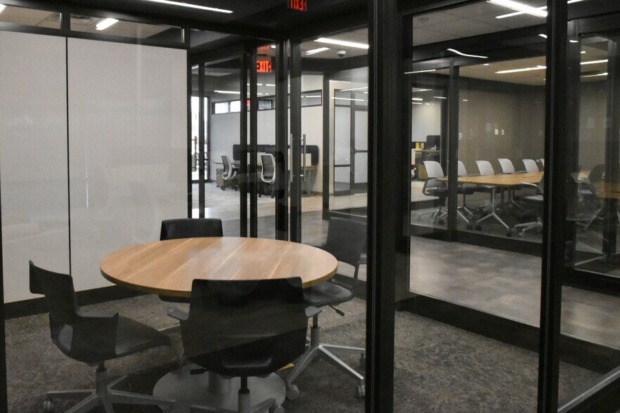 More Photos Of 3825 Electric Rd, Roanoke Storefront Retail Office For Lease