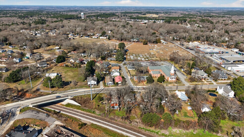 More Photos Of 304 S Cherokee Rd, Social Circle Flex For Sale