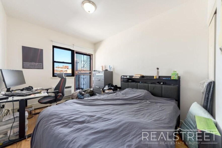 More Photos Of 90 Moore St, Brooklyn Apartments For Sale