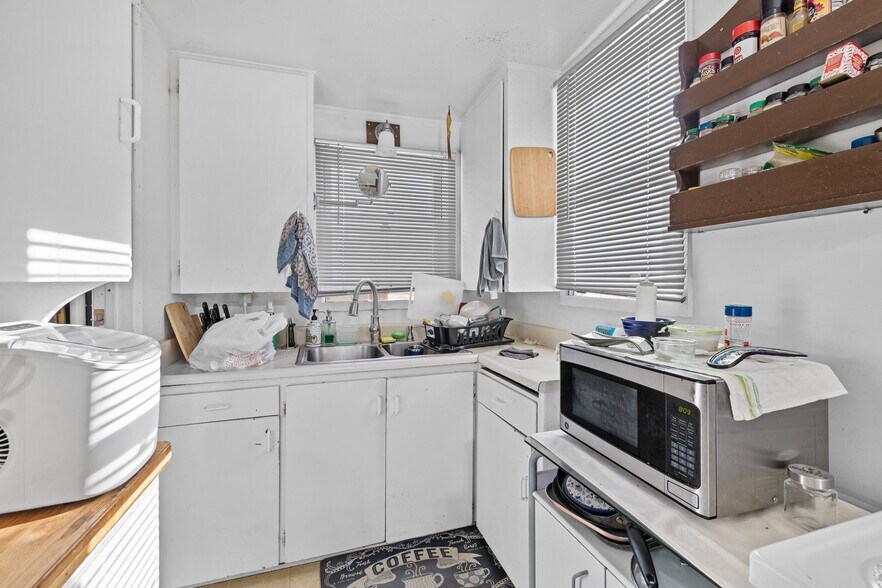 More Photos Of 2562 Alpine Blvd, Alpine Storefront Retail Residential For Sale