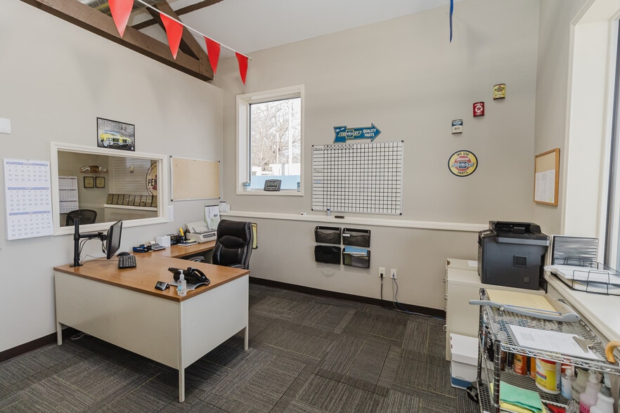 More Photos Of 3101 S Broadway St, Wichita Freestanding For Sale