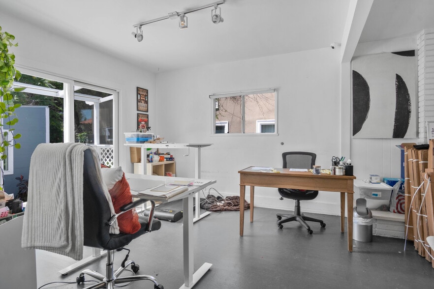 More Photos Of 4760 York Blvd, Los Angeles Office For Lease