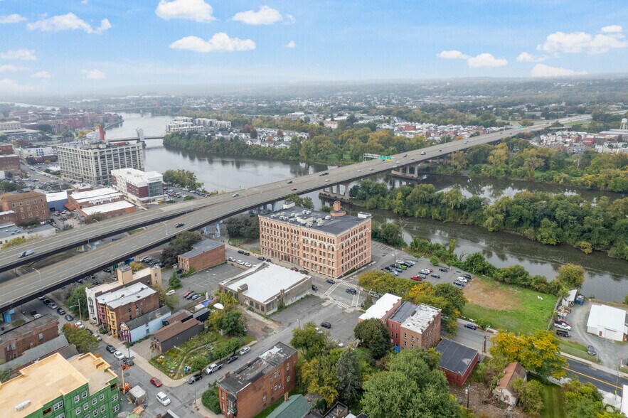 More Photos Of 545-547 River St, Troy Office For Lease