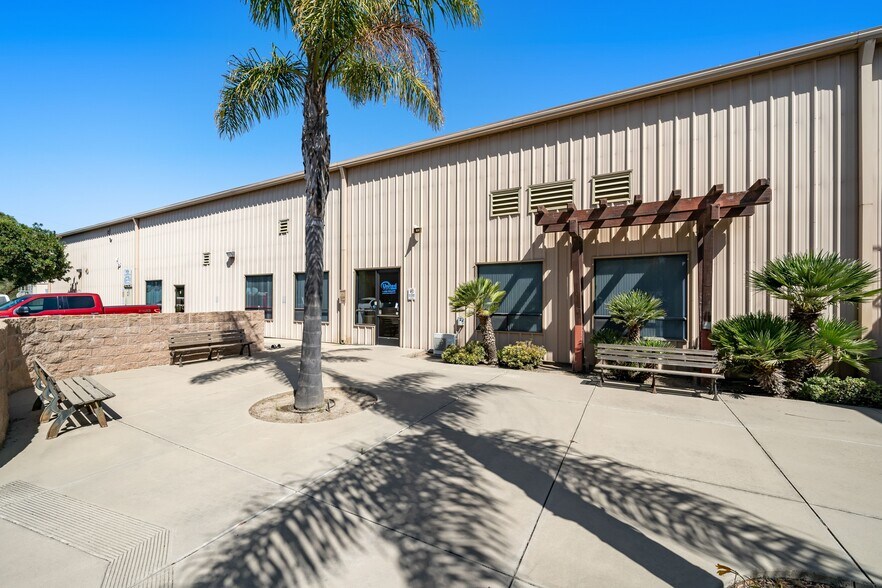 More Photos Of 2122-2126 Hutton Rd, Nipomo Flex For Lease