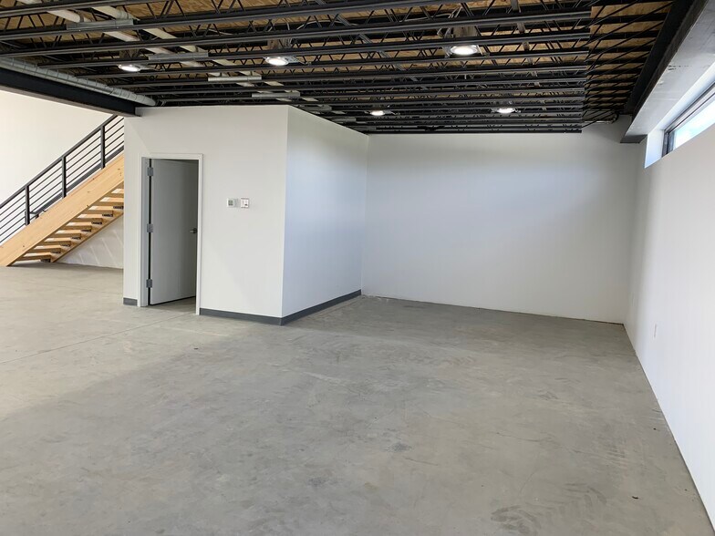 More Photos Of 18101 Cypress Rosehill Rd, Cypress Unknown For Lease
