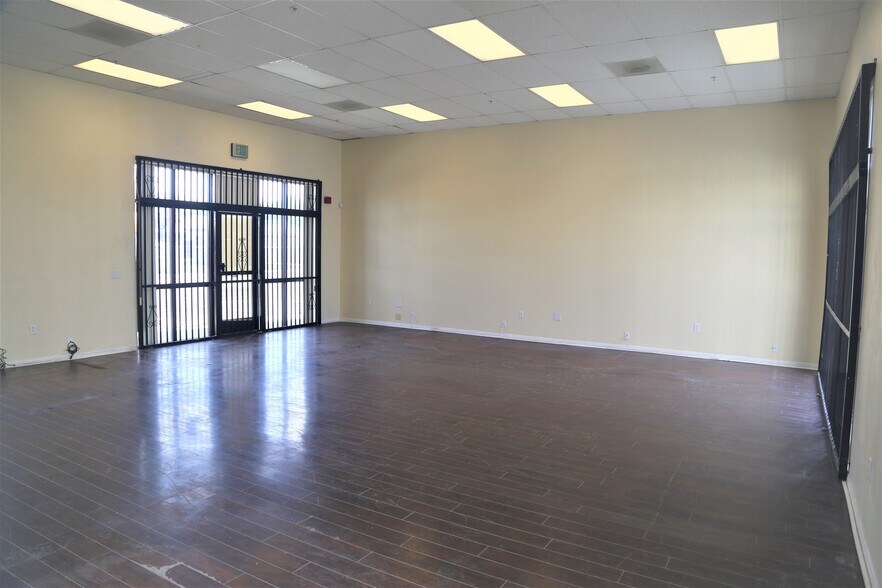 More Photos Of 2308 University Ave, Riverside Freestanding For Lease