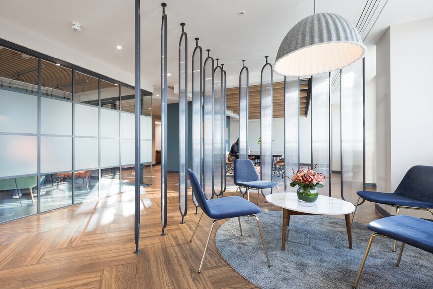 More Photos Of 33 Cavendish Sq, London Office For Lease