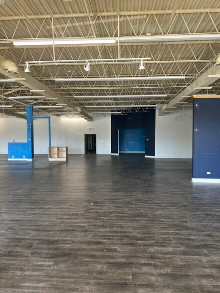 More Photos Of 14700-14738 S Cicero Ave, Midlothian Unknown For Lease