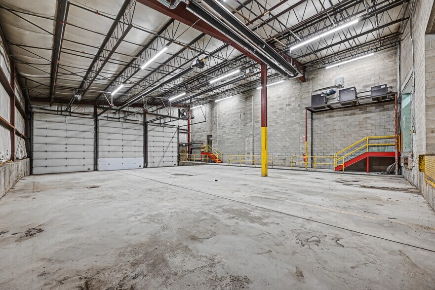 More Photos Of 11-25 Harding St, Middletown Warehouse For Sale