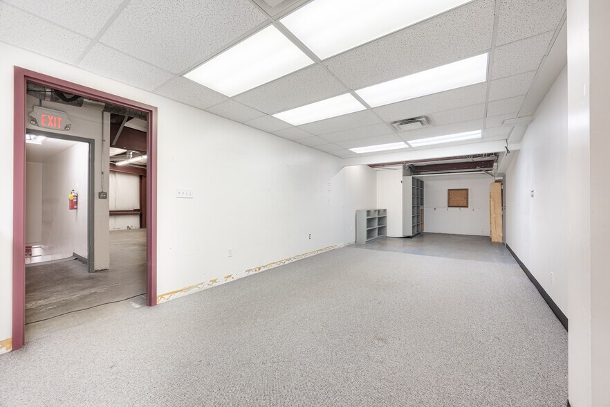 More Photos Of 5402 44 St, Lloydminster Freestanding For Sale