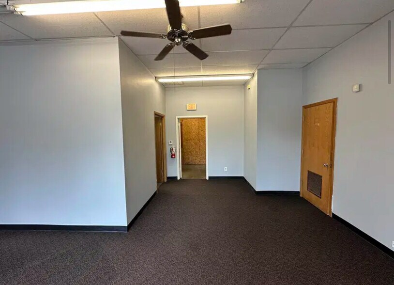 More Photos Of 3417 Main St, Stevens Point General Retail For Lease