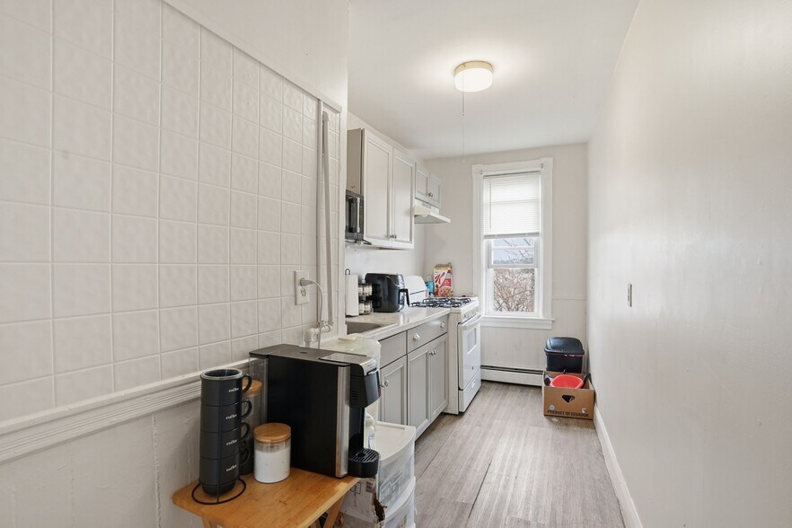 More Photos Of 17 Ledge St, Providence Apartments For Sale