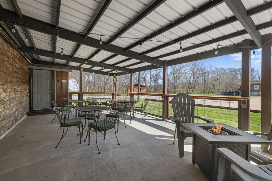 More Photos Of 106 Northside Sq, Petersburg Restaurant For Sale