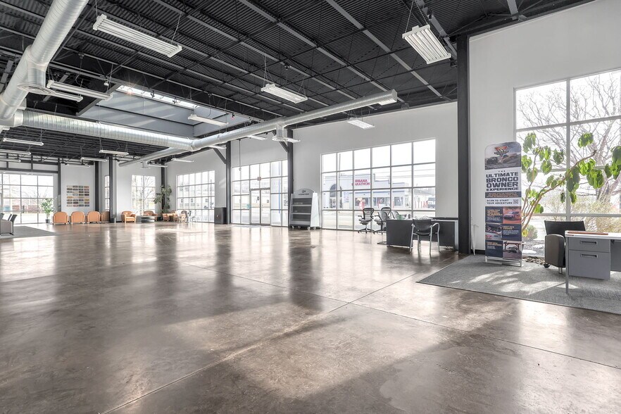 More Photos Of 1246 N Main St, Urbana Auto Dealership For Sale