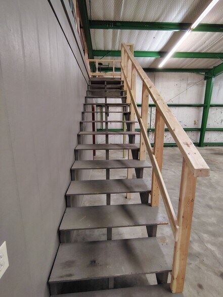 More Photos Of 915 E Georgia Ave, Ruston Warehouse For Lease