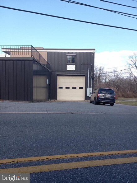 Primary Photo Of 1160 S State St, Ephrata Light Manufacturing For Lease