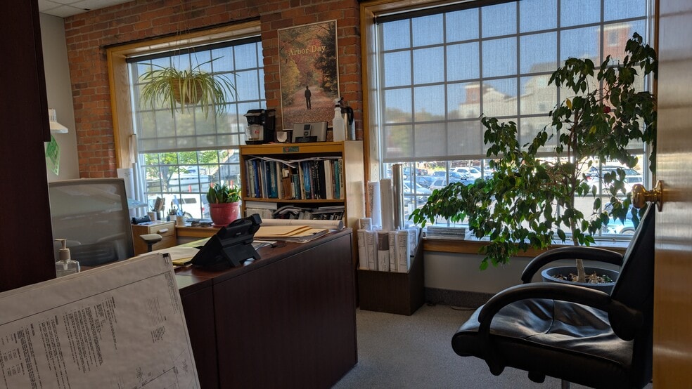 More Photos Of 10 Liftbridge Ln E, Fairport Loft Creative Space For Lease