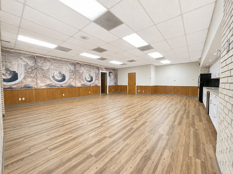 More Photos Of 101 N 4th St, Lometa Daycare Center For Sale