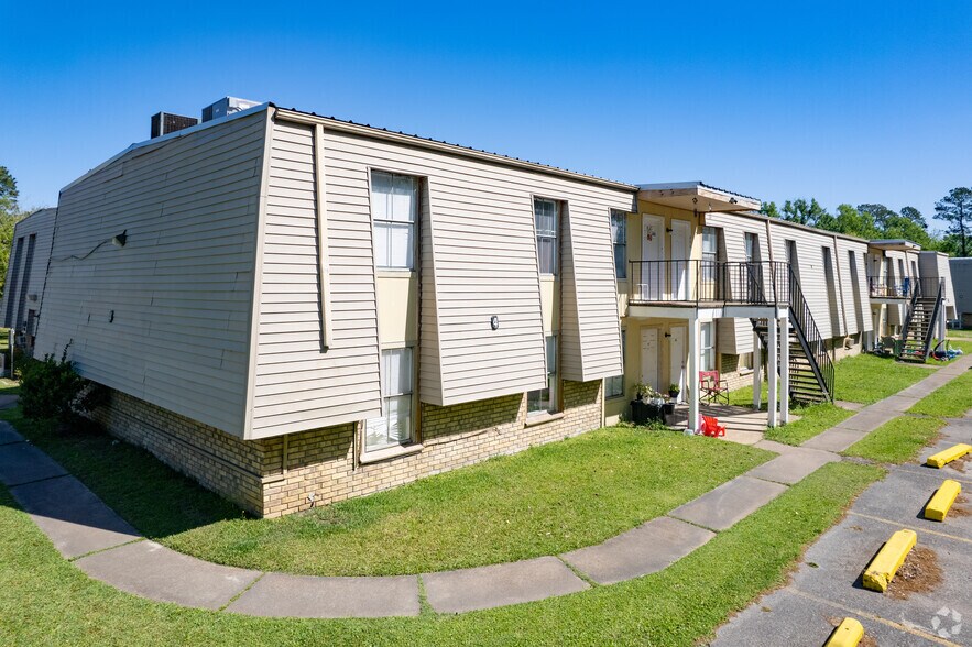 More Photos Of 475 S Denver St, Vidor Apartments For Sale