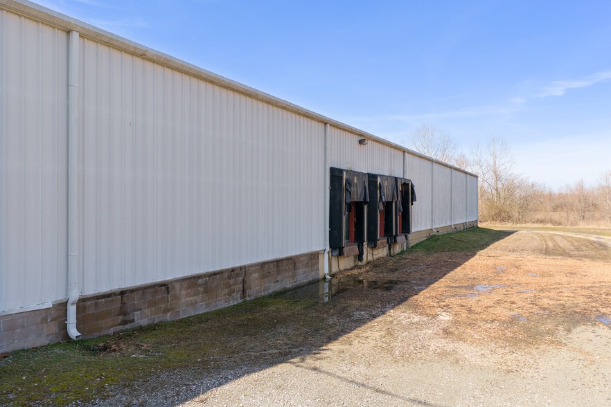 More Photos Of 19225 Main St W, Huntingdon General Retail For Sale