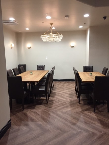 More Photos Of 390 N Sunrise Ave, Roseville Restaurant For Sale