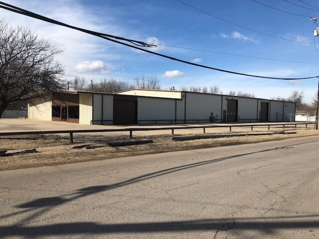 More Photos Of 6801 NW 50th St, Bethany Showroom For Sale