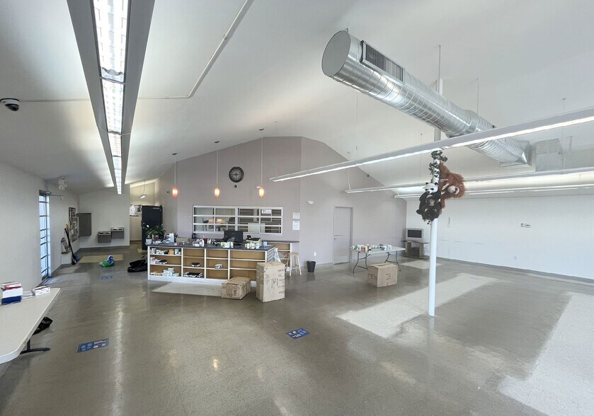More Photos Of 6336 Leetsdale Dr, Denver Freestanding For Sale