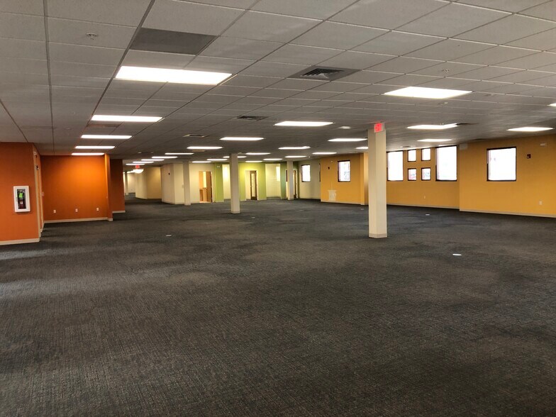 More Photos Of 7430 Remcon Cir, El Paso Office For Lease