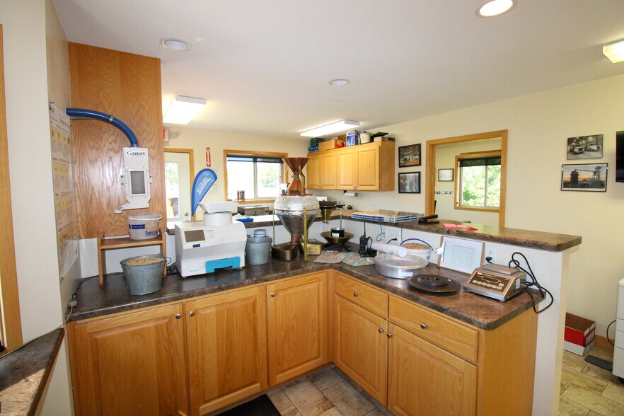 More Photos Of 107 8th Ave SW, Kasson Specialty For Sale