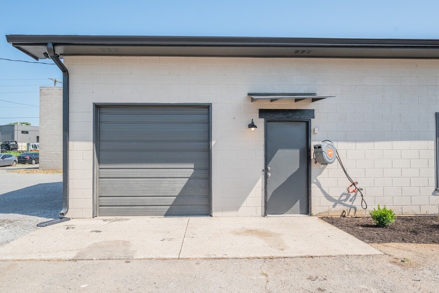 More Photos Of 2703 Grandview Ave, Nashville Office For Sale