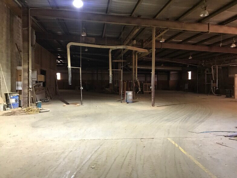 More Photos Of 440 Frankston St, Jacksonville Warehouse For Sale