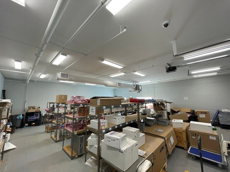 More Photos Of 590 County Rd, Westbrook Light Manufacturing For Lease