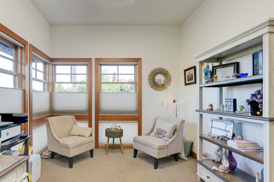 More Photos Of 2018 Caton Way SW, Olympia Medical For Sale