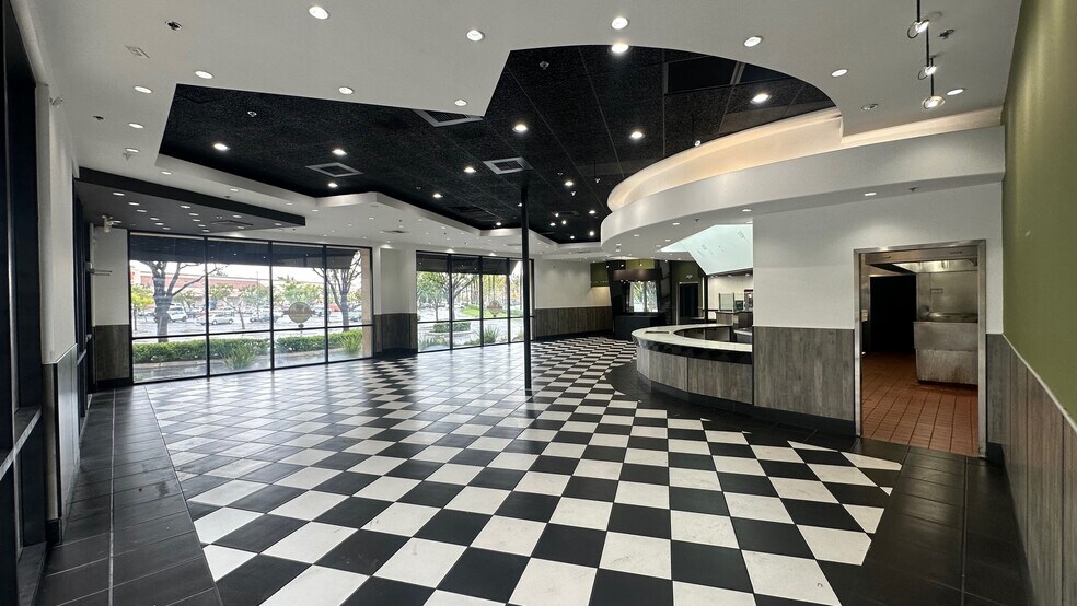 More Photos Of 475-745 E Hospitality Ln, San Bernardino Unknown For Lease