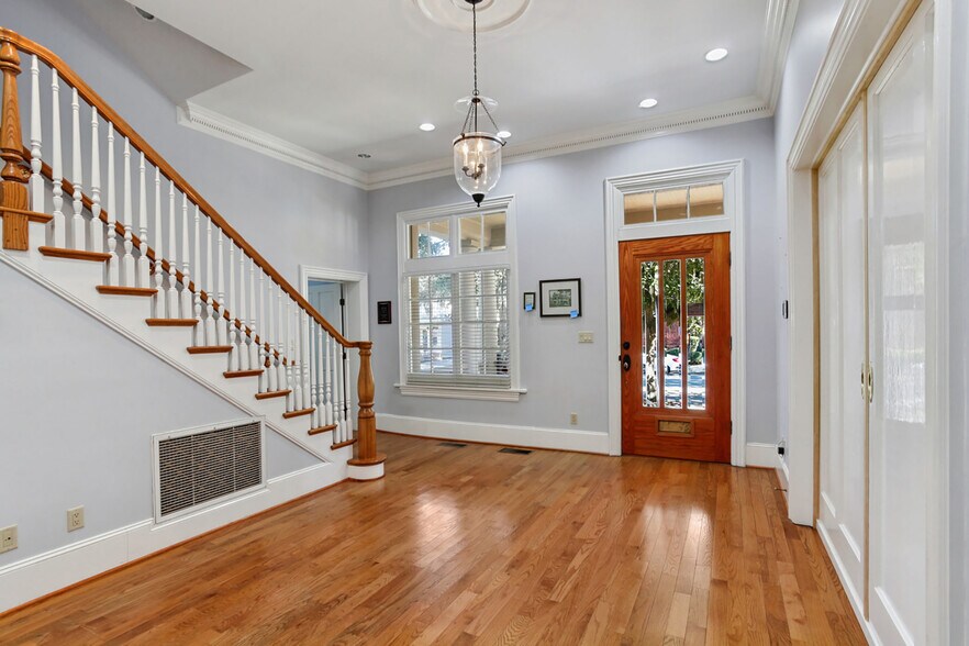 More Photos Of 1719 Abercorn St, Savannah Office Residential For Sale