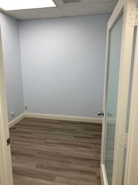 More Photos Of 2260 Palm Beach Lakes Blvd, West Palm Beach Medical For Lease