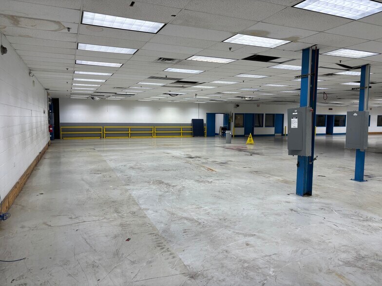 More Photos Of 1000 Robins Rd, Lynchburg Manufacturing For Lease