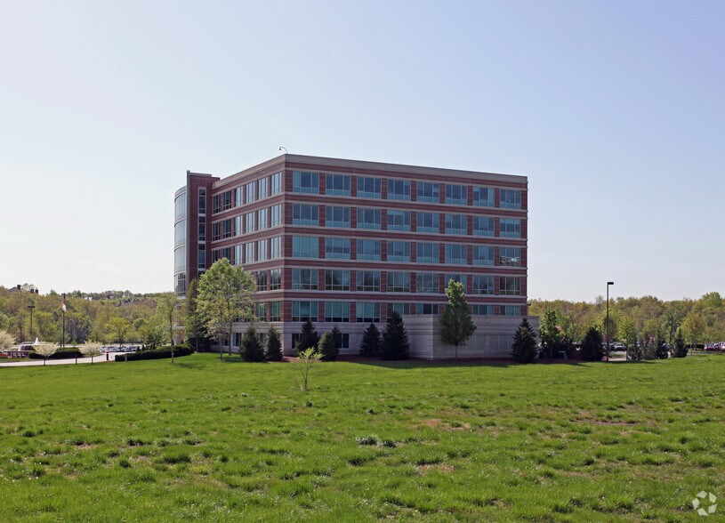 More Photos Of 11400 Tomahawk Creek Pky, Leawood Office For Lease