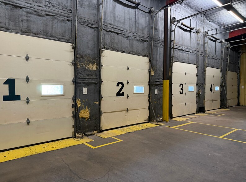 More Photos Of 1300 W US Highway 83, Alamo Warehouse For Lease