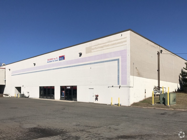 More Photos Of 412 Middle Tpke W, Manchester Unknown For Lease