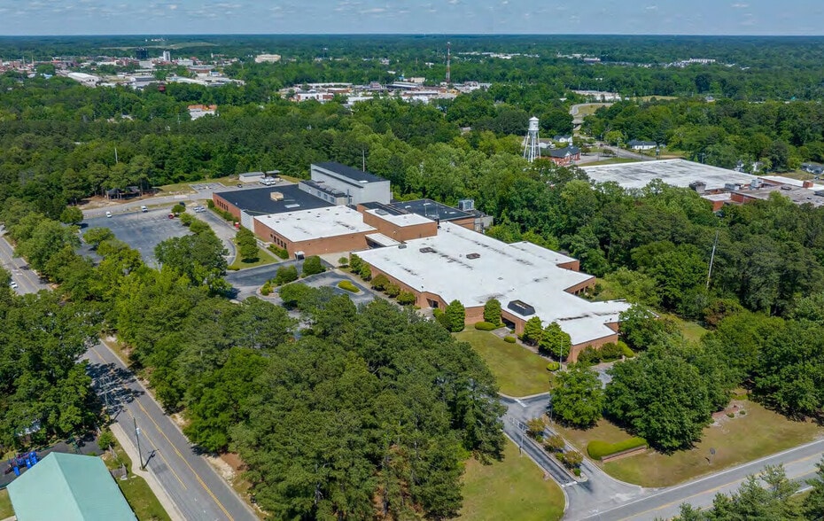 More Photos Of 458 Whitfield St, Fayetteville Warehouse For Lease