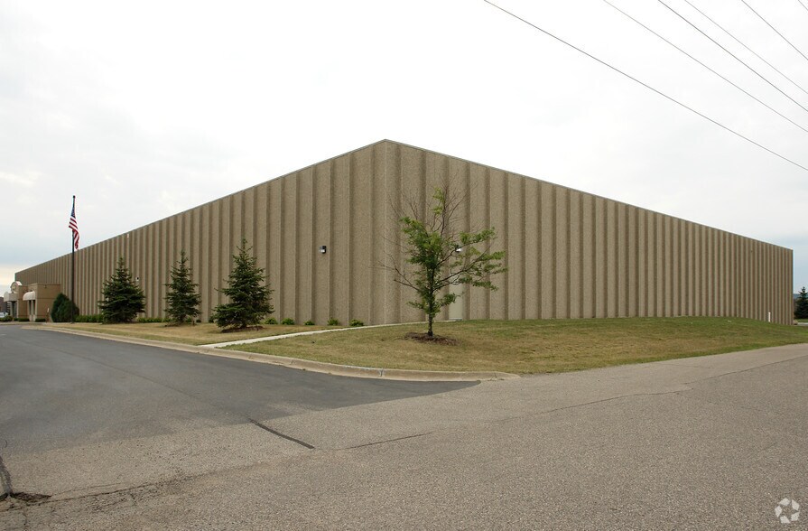 More Photos Of 3501 Cr-42, Burnsville Showroom For Lease