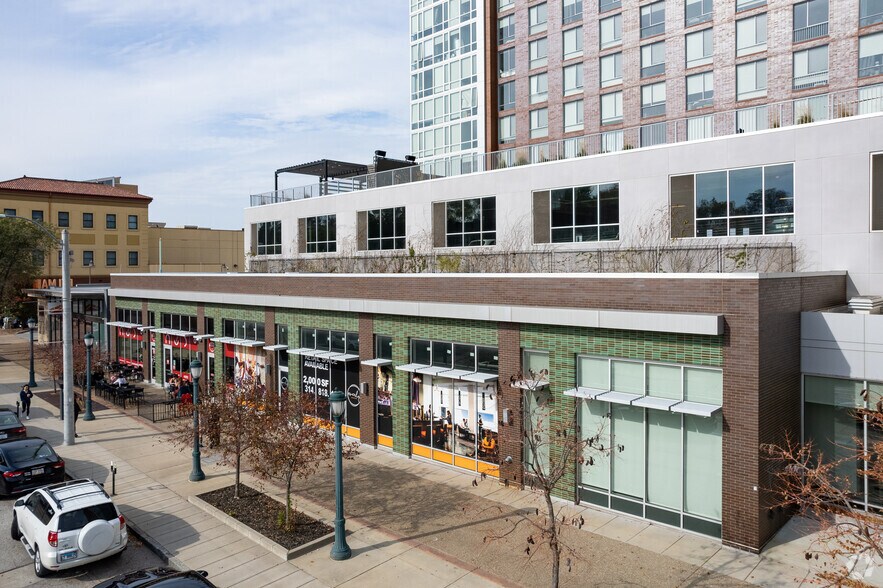 Primary Photo Of 6105 Delmar Blvd, Saint Louis Apartments For Lease
