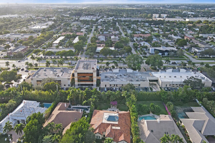 More Photos Of 4400 N Federal Hwy, Boca Raton General Retail For Lease