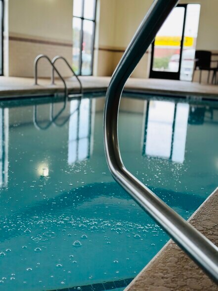 More Photos Of 4450 Rhea County Hwy, Dayton Hotel For Sale