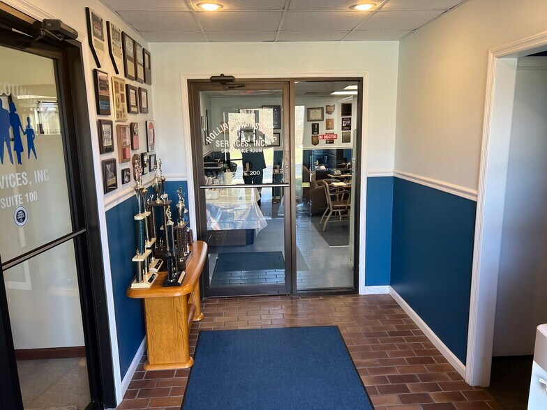 More Photos Of 6371 Kittyhawk Dr, Huber Heights Medical For Lease